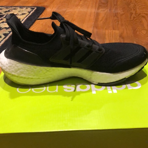 Adidas Ultraboost primeblue worn twice - Picture 5 of 5